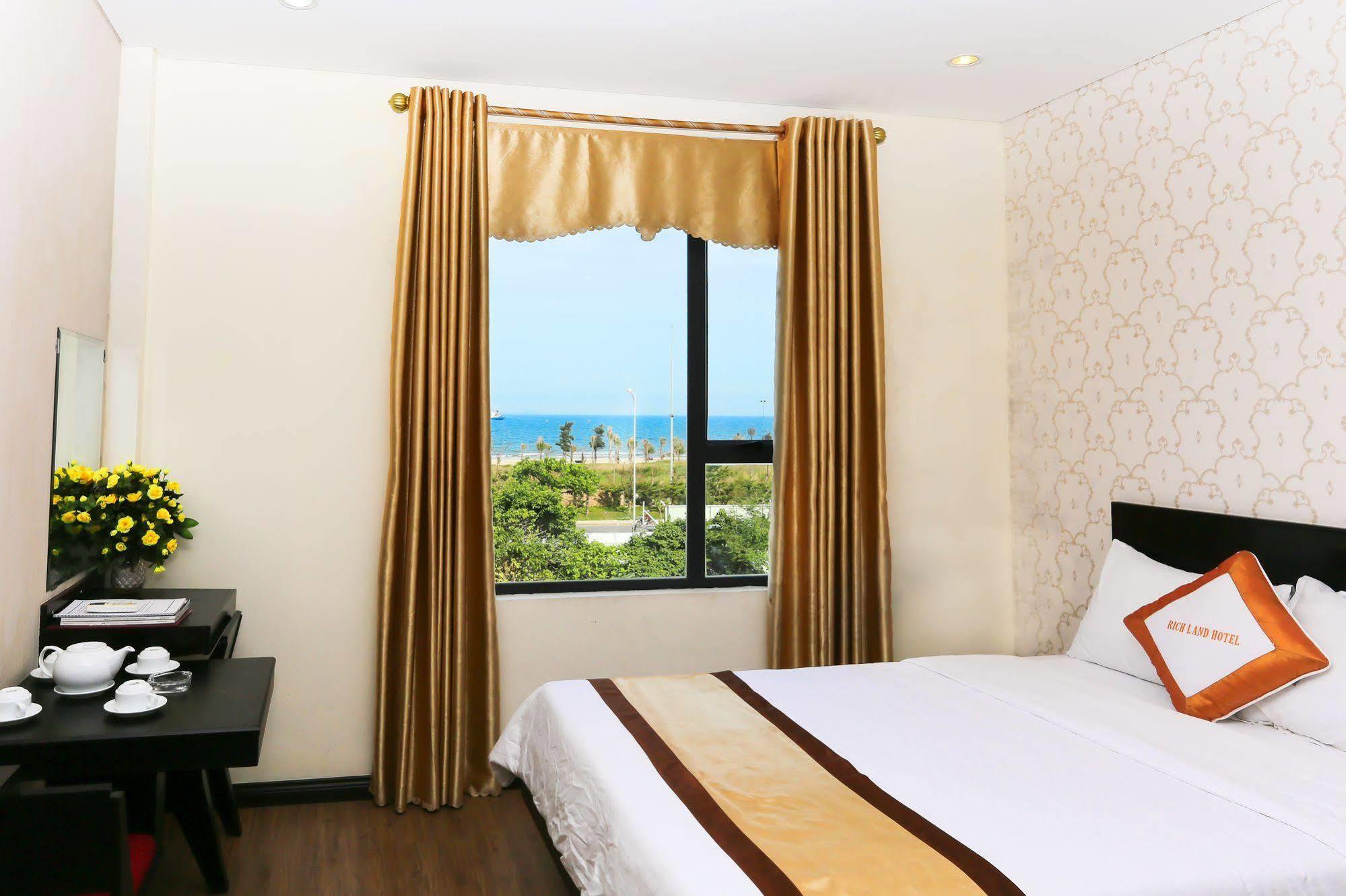 Rich Land Hotel Danang Экстерьер фото